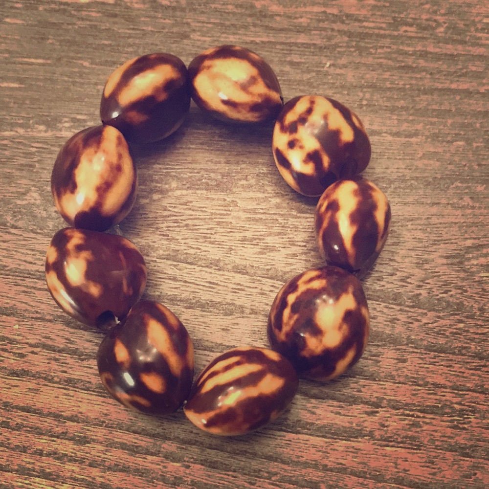 Hawaiian kukui nut bracelet